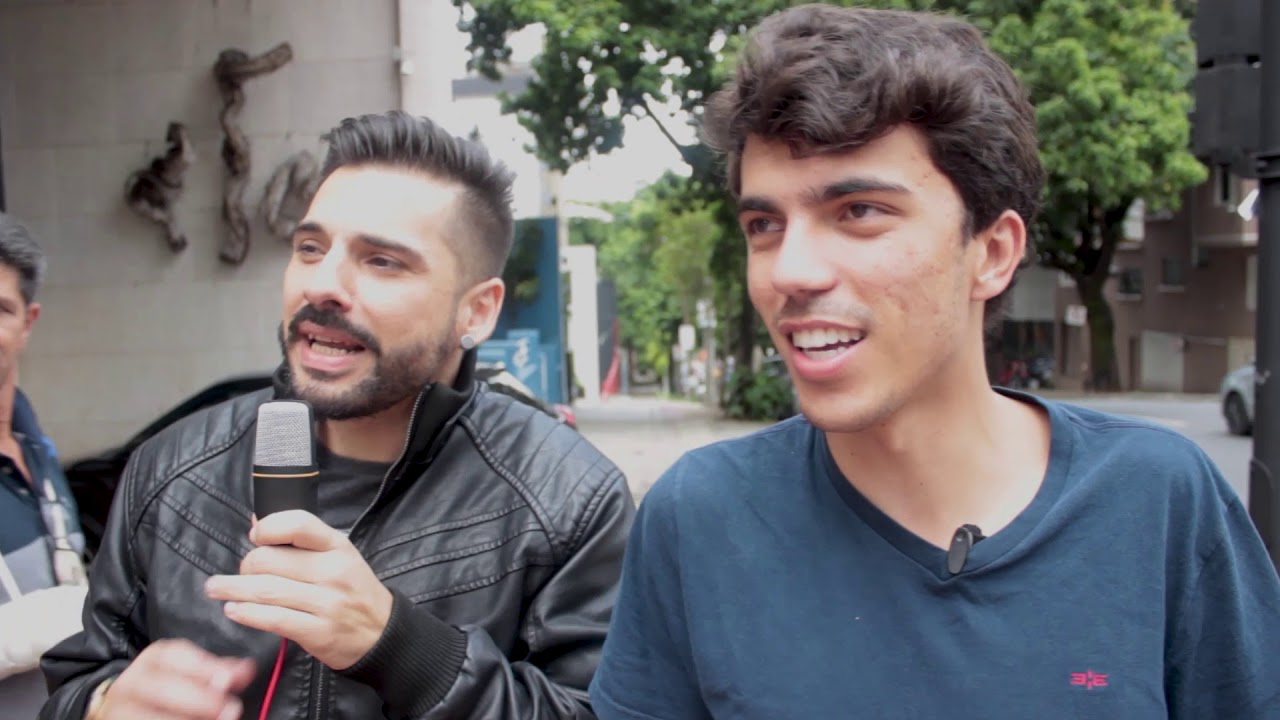 Stevan fazendo mágica e pilates
