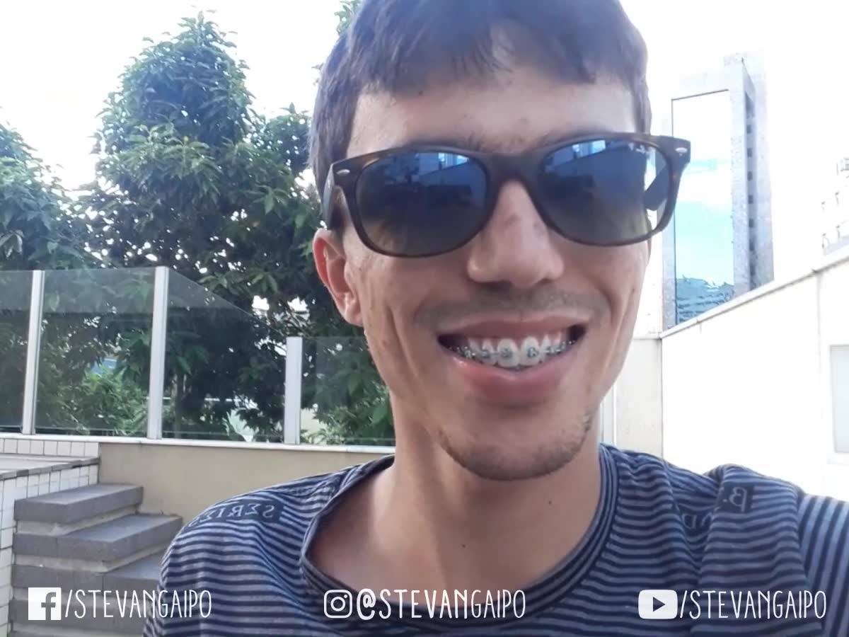 Tentando se controlar no churrasco